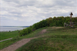 przecisz 
Здесь был монастырь. Tutaj był monastyr 
2007-04-15 12:09:49