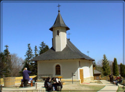 Bunatate 
Biserica Schitului Horaicioara, la "Izvorul tamaduirii" 
2007-04-23 12:04:02