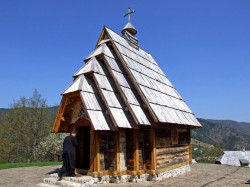 dragoj03 
Храм Св. Саве, Мокра Гора 
2007-04-23 12:59:41