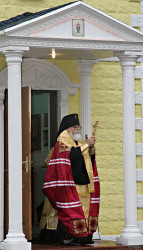 AlexG 
Отец Виктор 
2007-04-24 17:01:07