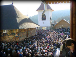 Bunatate 
Sfintirea Bisericii la manastirea Petru-Voda in 2005. 
2007-04-27 21:24:33