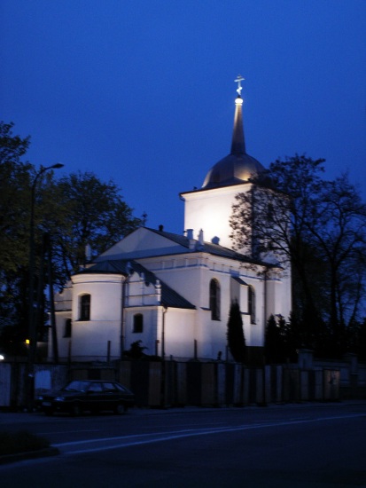 lubelska świątynia nocą