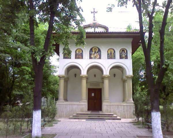 Sfanta Biserica din Politehnica vazuta dintr-o alta parte...