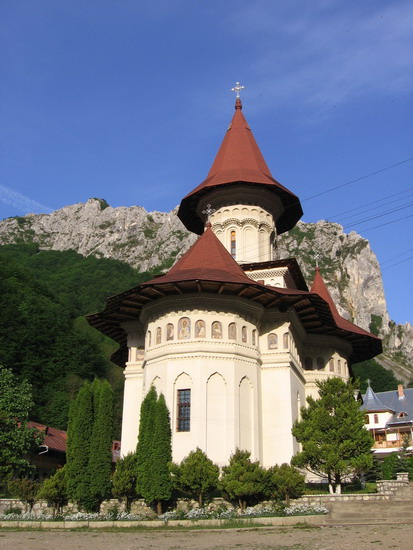 Biserica M-rii Ramet