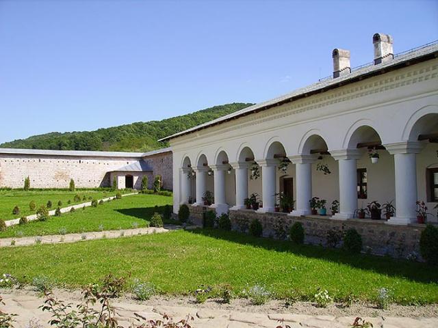 Manastirea Aninoasa (2)