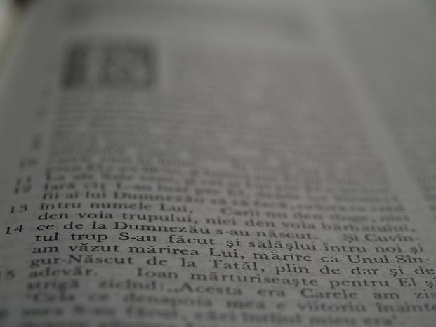 "Dumnezau S-au nascut" Biblia 1688-Bucuresti