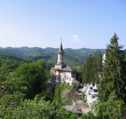 Ionut 
Biserica Manastirii Sf.Ana de la Rohia 
2007-05-20 19:09:17