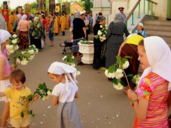 Dunyasha 
Перед началом Крестного хода 
2007-05-25 09:20:49