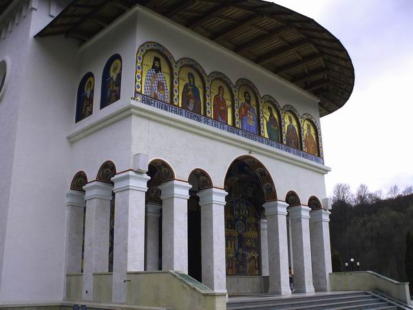 Sub streaşina Casei Tale, Doamne/Under the cornice of Your House, Lord