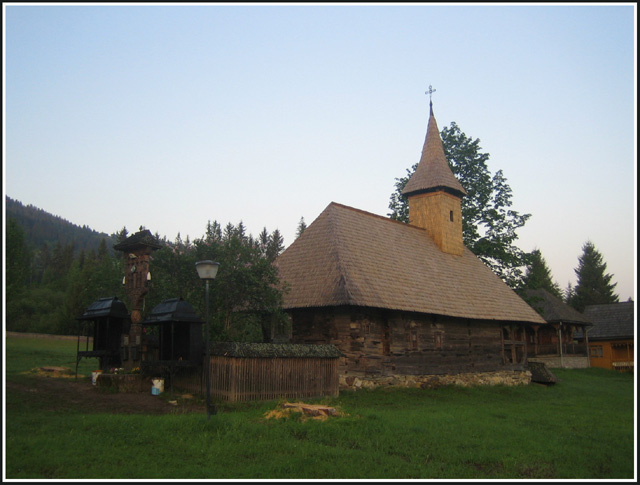 Biserica de lemn a Manastirii Moisei - Maramures