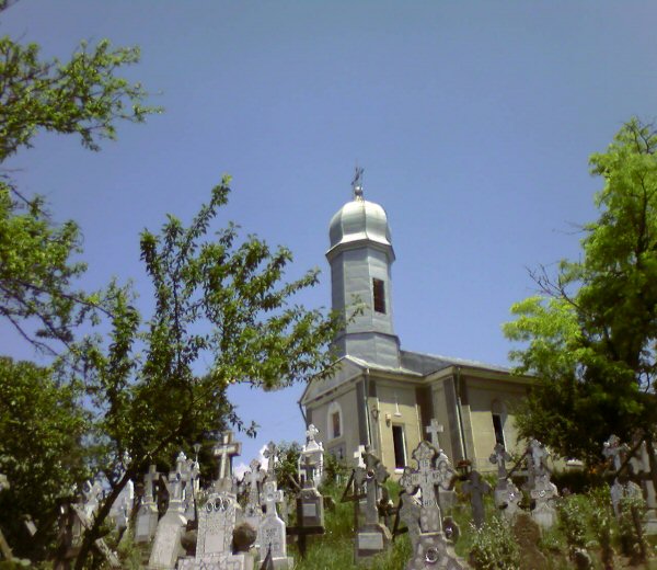Biserica din acelas sat frumos dar uitat de lume.