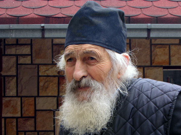Monah iz manastira Tresije