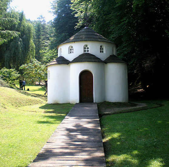 Крстионица, манастир Каона
