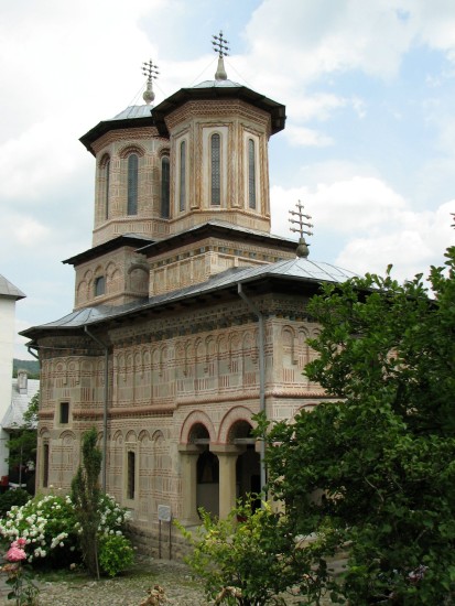 Manastirea dintr-un lemn