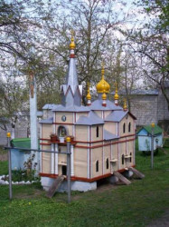 lukasz1983 
На монастырской пасеке в Корце (na monasterskiej pasiece w Korcu) 
2007-06-01 11:07:35