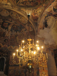 Andrei 
Interior din biserica Manastirii Sf Ioan Cel Nou de la Suceava 
2007-06-02 20:33:20