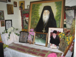 maria1 
Το Κρεβάτι του Γέροντα Πορφύριου 
2007-06-10 20:54:21
