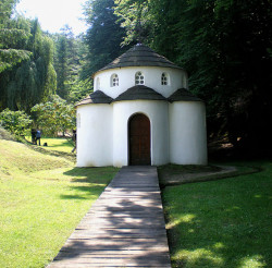 Danijela 
Крстионица, манастир Каона 
2007-06-14 10:07:13