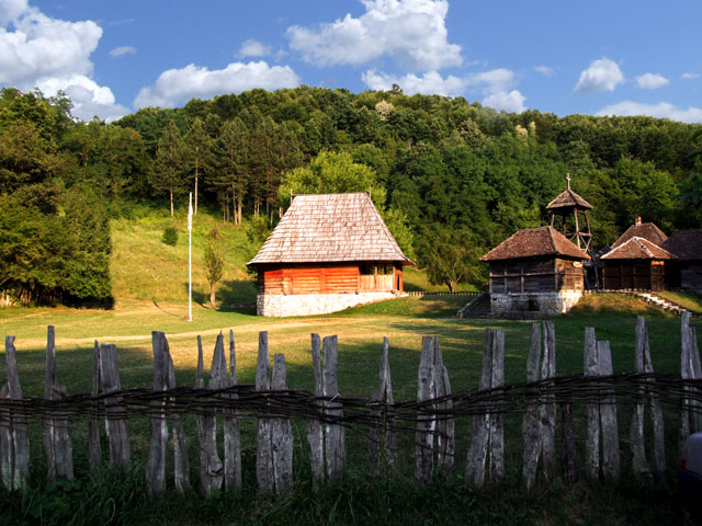 Црква у Тршићу