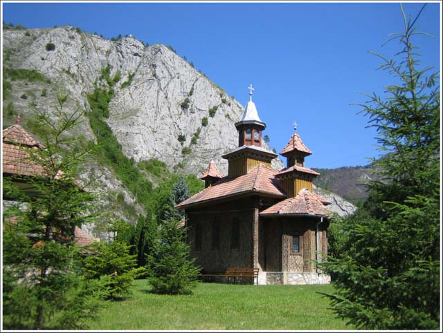 Biserica cu hramul "Adormirea Maicii Domnului" a Manastirii Posaga, Alba