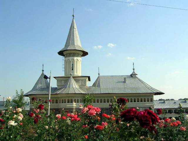 Manastirea Sf Cruce Oradea