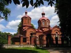 jarek 
St. Nikolaos church in Bialowieza 
2007-07-02 15:11:04