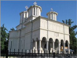 OvidiuMihail 
O Biserică din oraşul Plopeni (Prahova) 
2007-07-12 21:30:51