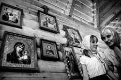 Santi 
В часовенке Казанского источника 
2007-07-21 09:31:59