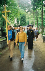 jarek 
Pilgrims on the way to Jableczna Monastery 
2007-07-23 07:34:12