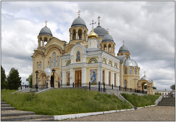 Крестовоздвиженский собор.