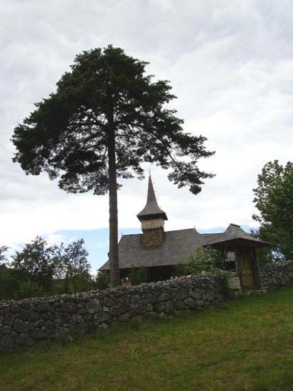 Biserica din lemn a Manastirii Sub Piatra, jud. Alba