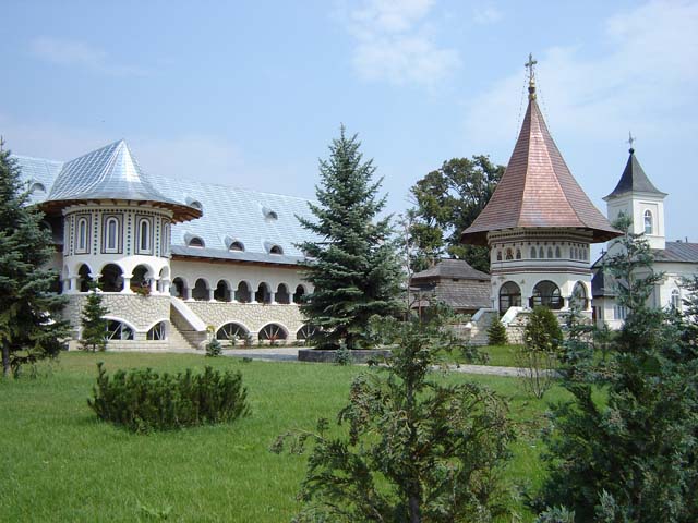 Manastirea Camarzani- Vadu Moldovei, SUCEAVA