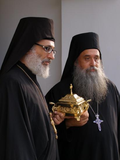 mnsi z Synaju z relikwiami św. Katarzyny