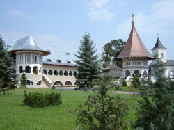 dan 
Manastirea Camarzani- Vadu Moldovei, SUCEAVA 
2007-08-13 17:05:14