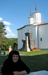 Danijela 
манастир Чокешина и игуманиjа Ана 
2007-08-30 09:05:06