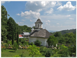 OvidiuMihail 
Crasna Monastery - (Prahova County) 
2007-09-30 20:38:16