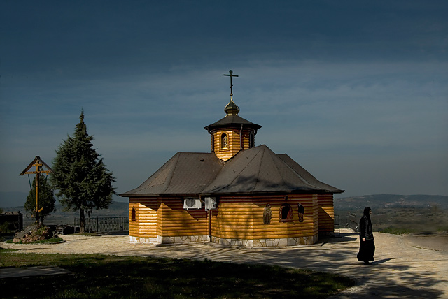 У Манастиру Лешје