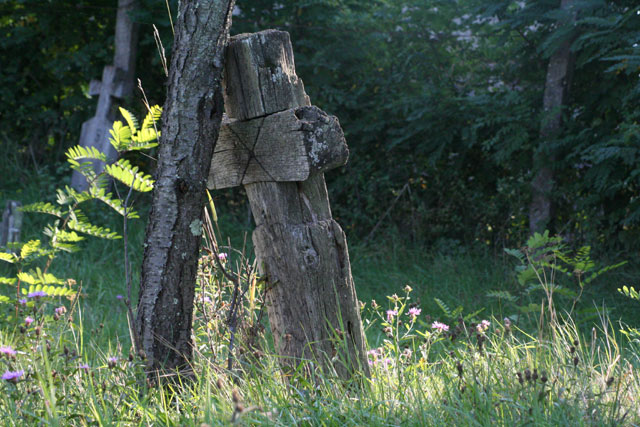 Grave cross/Cruce de mormant