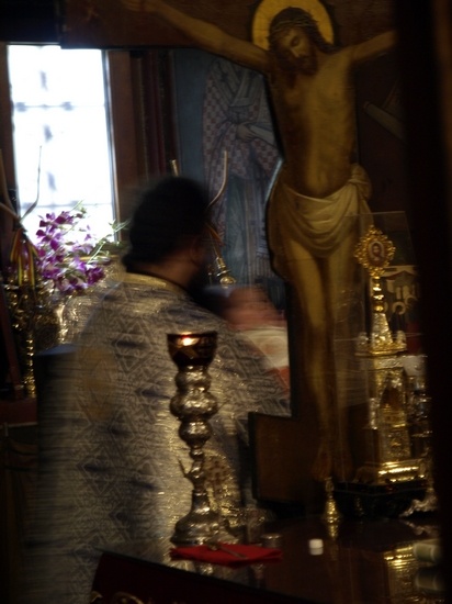 the delivery of new little baptized boy- inchinarea micului nou botezat