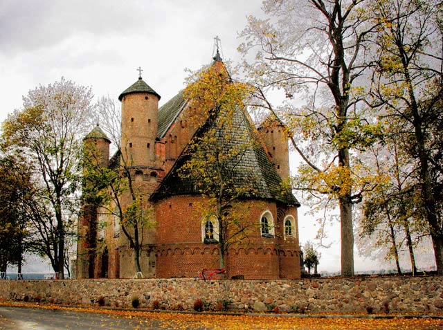 Church-fortress in village Synkovichy. 600 years old.