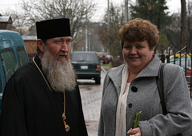 Fr Mikolaj with Matushka