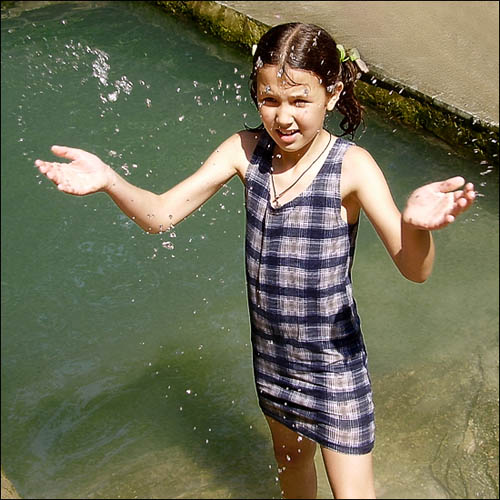 Даша в святом источнике/Dasha in a holy spring