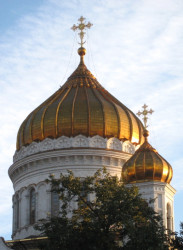 Sanya 
Cathedral of Christ the Saviour, Moscow 
2007-10-11 22:03:12