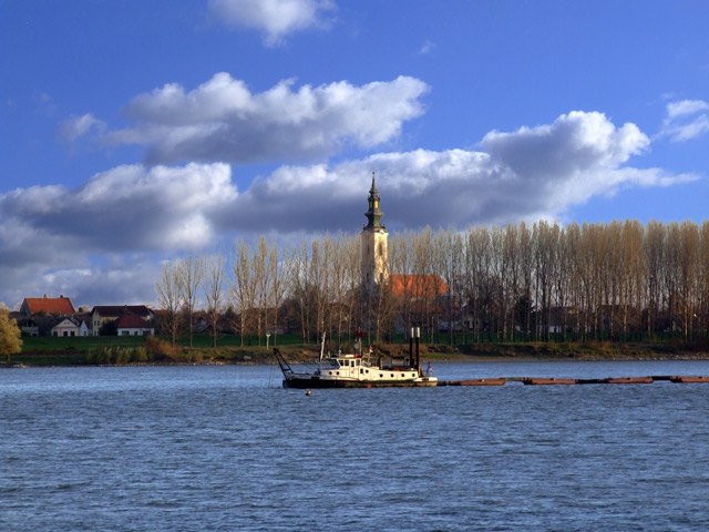Црква у Футогу