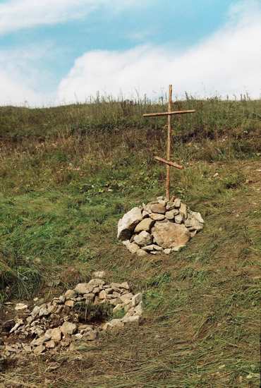 Крест и родник