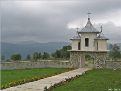 OvidiuMihail 
Clopotniţa mănăstirii Ştefan cel Mare 
2007-11-17 21:58:04
