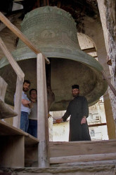 thiv_col_Athos 
Big bell at St. Panteleimon's Monastery 
2007-11-24 21:28:28