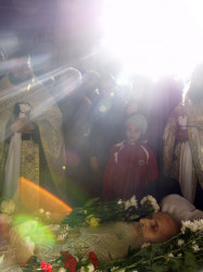 andreiromania 
In loc luminos, in loc de odihna../ A place of light, a place of renewed life.. 
2007-11-26 21:25:57