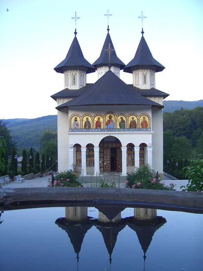Catedrala "Sf. Theodora de la Sihla",Sf.Manastire Sihastria,judetul Neamt