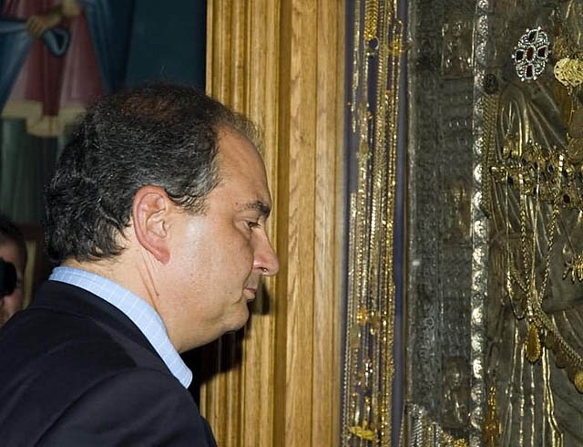 Πρωθυπουργός και Παναγία Πορταΐτισσα - Prime Minister and Theotokos